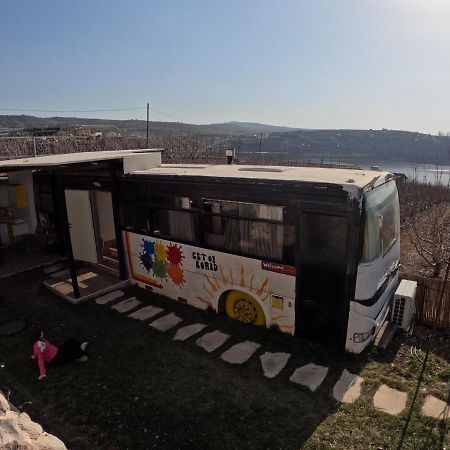 The Bus Lägenhet Majdal Shams Exteriör bild