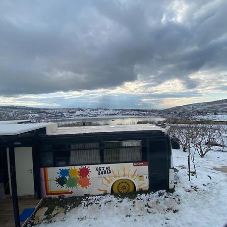 The Bus Lägenhet Majdal Shams Exteriör bild