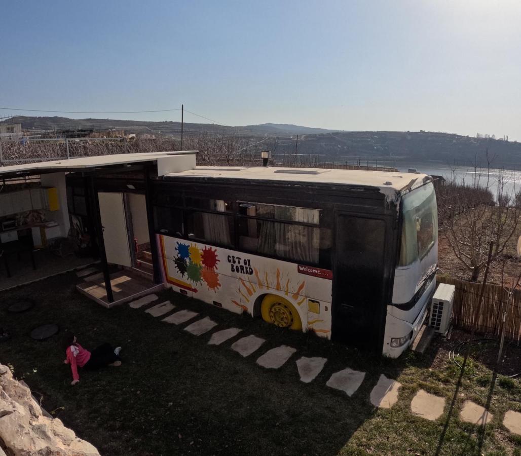 The Bus Lägenhet Majdal Shams Exteriör bild